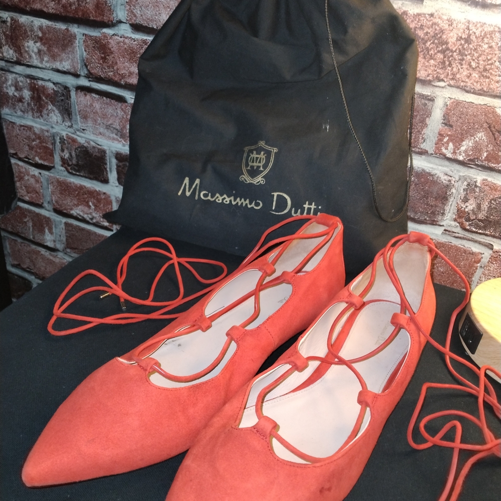 Massimo Dutti Women’s Red Suede Pointed Lace-Up Flats